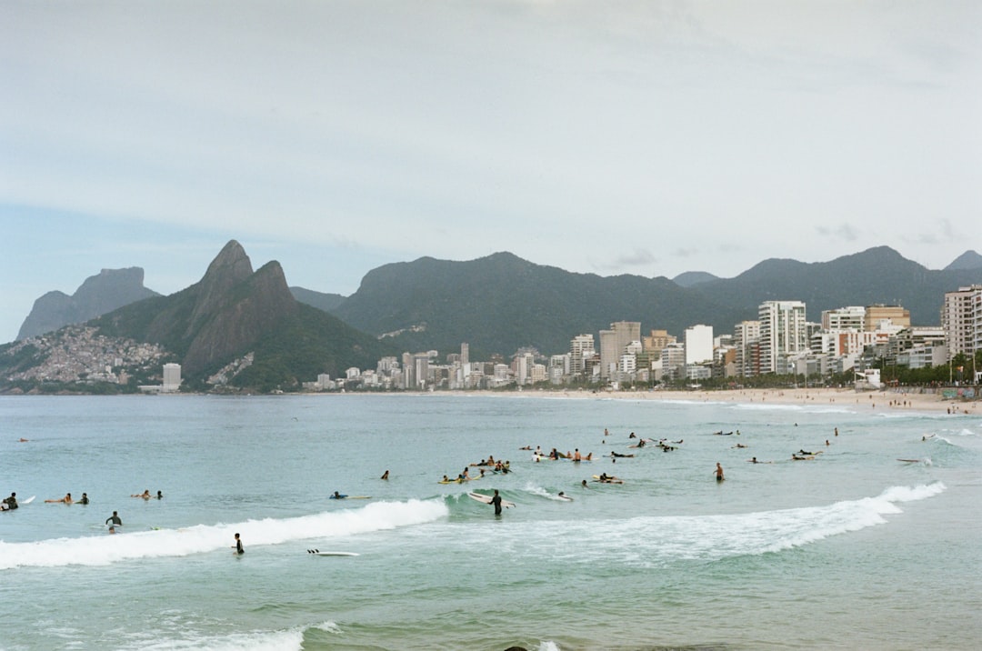 Photo Surfing Beach