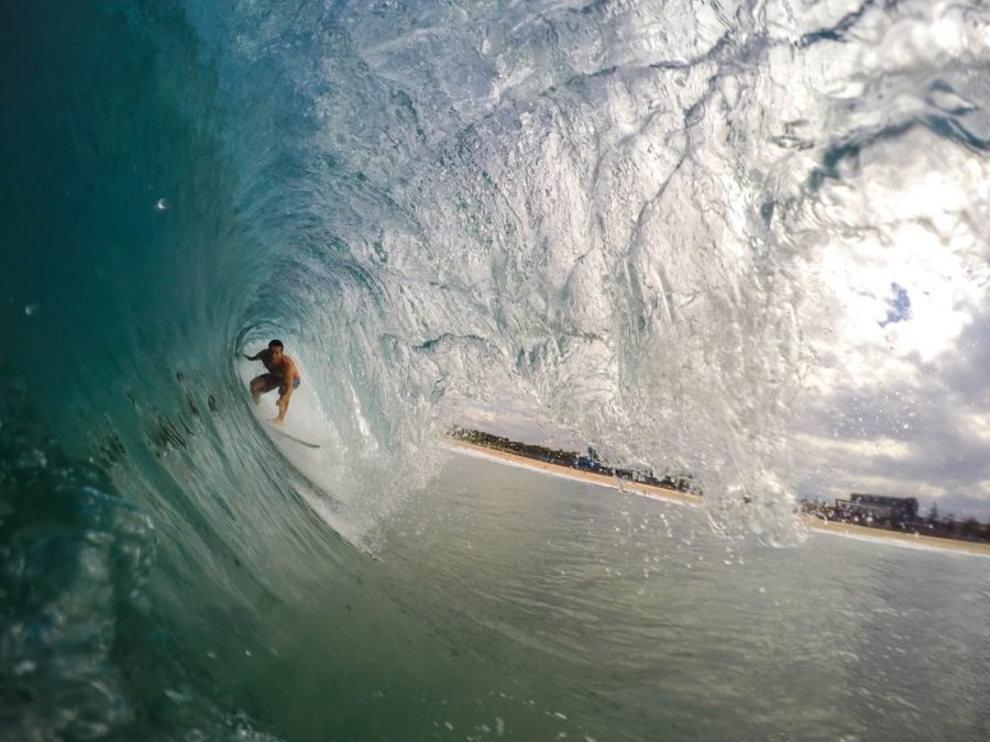 Photo Night surfing: LED wetsuit